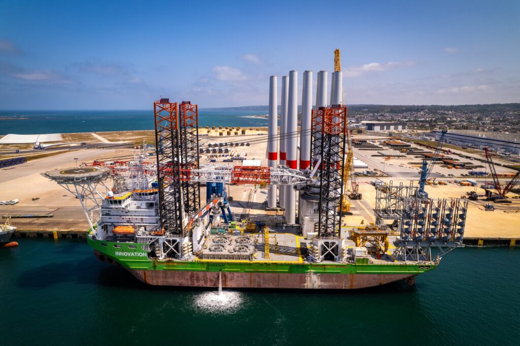 PARC_EOLIEN_EN_MER_FECAMP_HUB_LOGISTIQUE_CHERBOURG_1