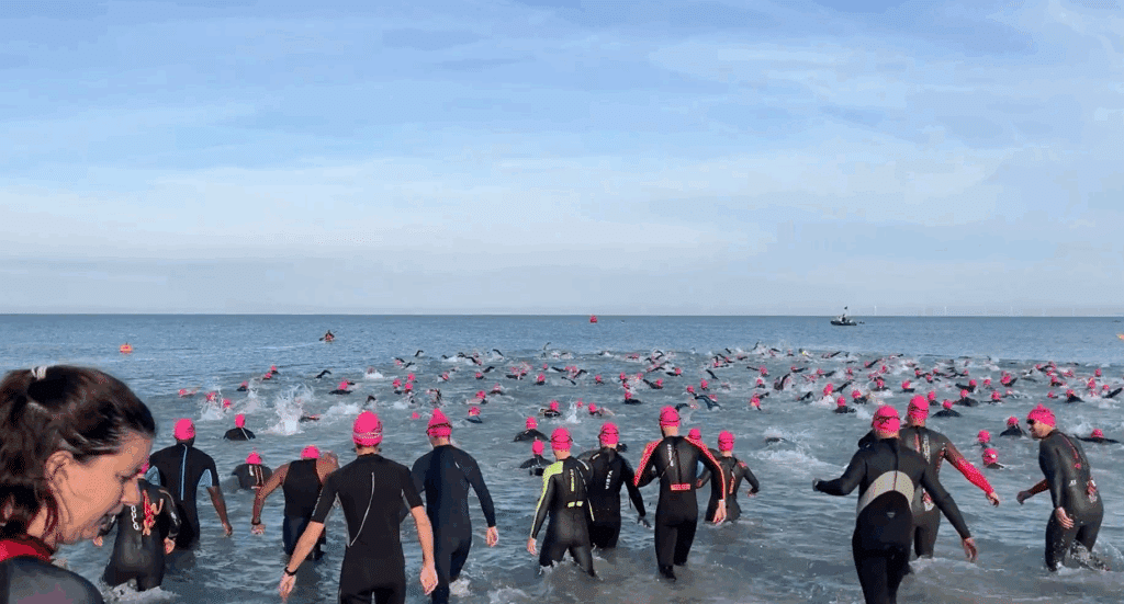 Participation des équipes d'edf power solutions au triathlon de Fécamp.